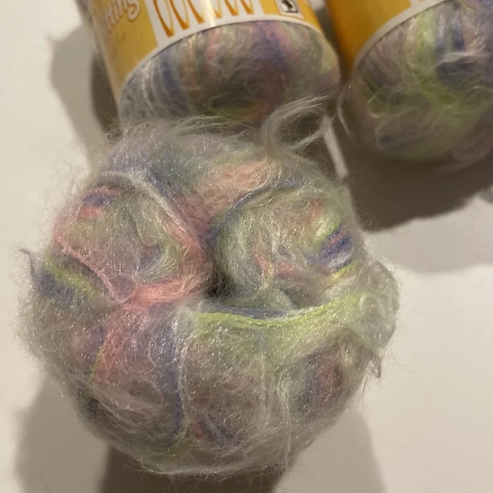 Knitting Fuzzy Fur Multicolor Yarn 4 Skeins New .4 oz/65 yds (e) - Picture 2 of 6